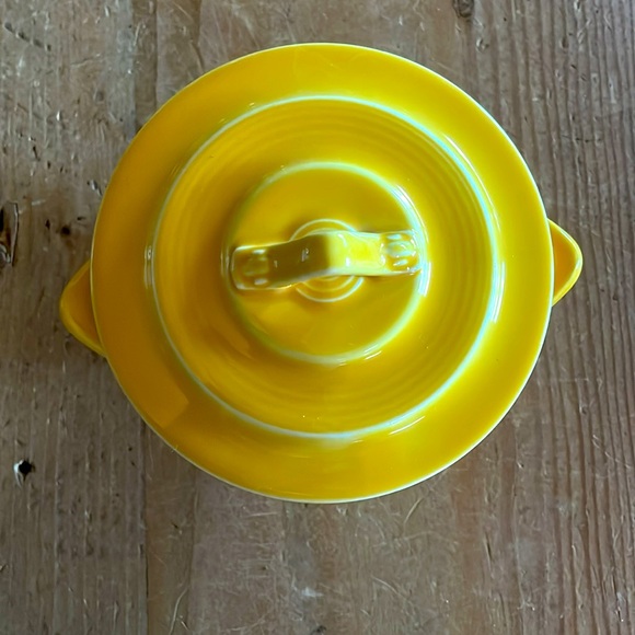 Vintage Fiesta Ware Yellow Sugar Bowl - Picture 2 of 10